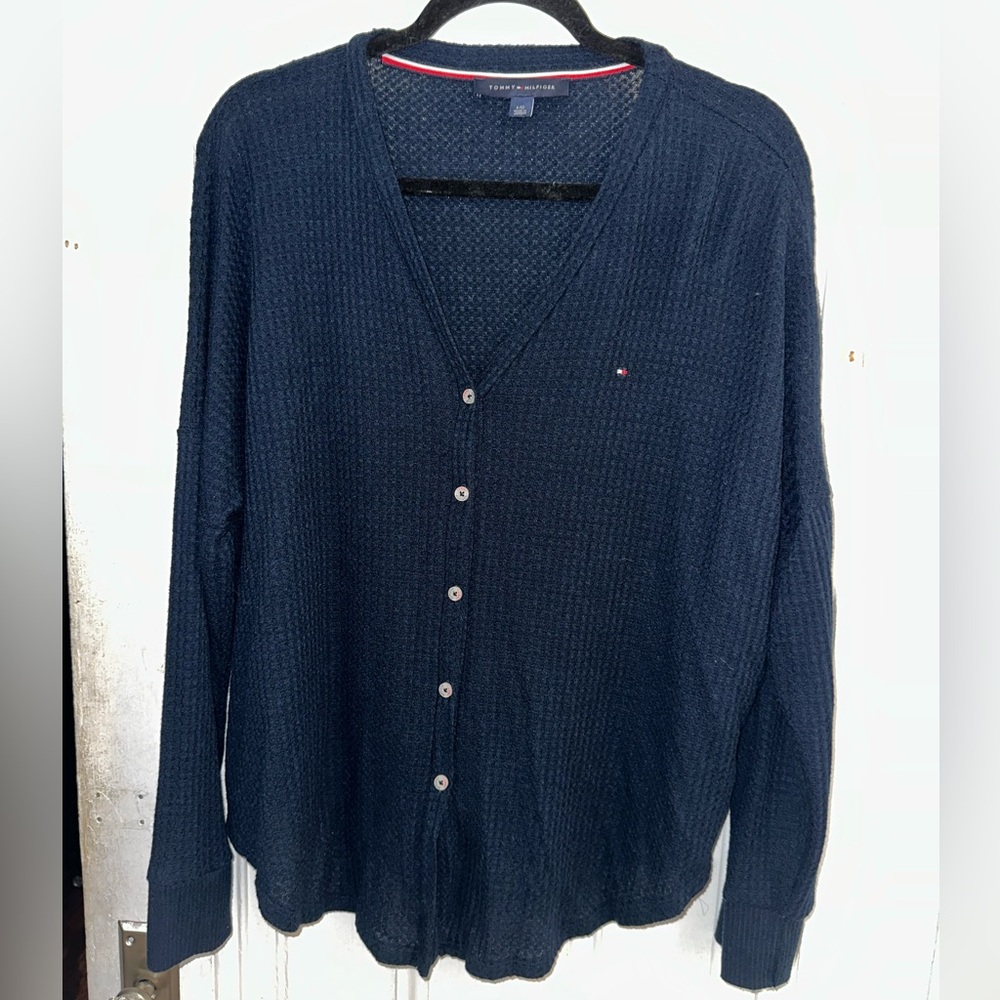3 Tommy Hilfiger long sleeves